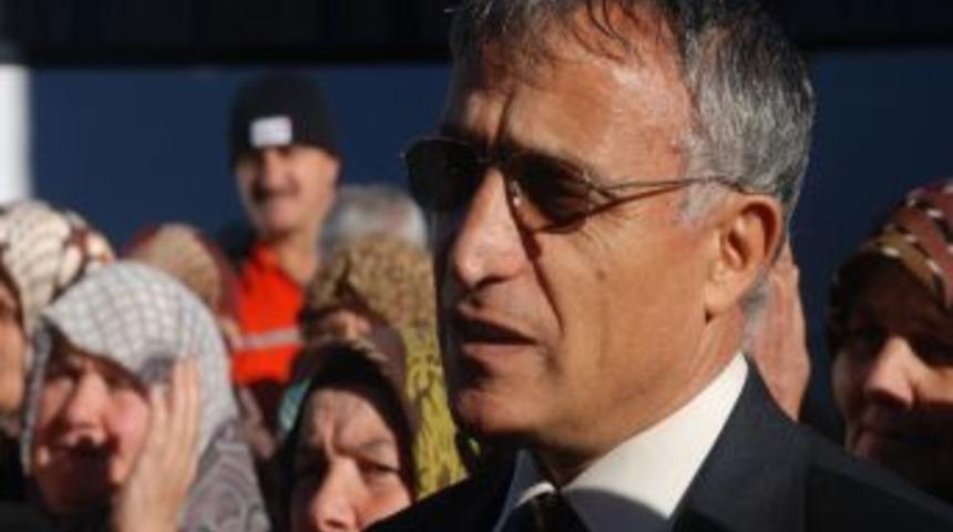 Eylem Yaparak Mahallelerine Fabrika Kurulmasını İstediler