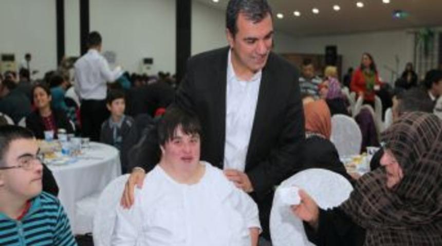 Ey&uuml;p Belediyesi'nden Engellilere &Ouml;zel Program