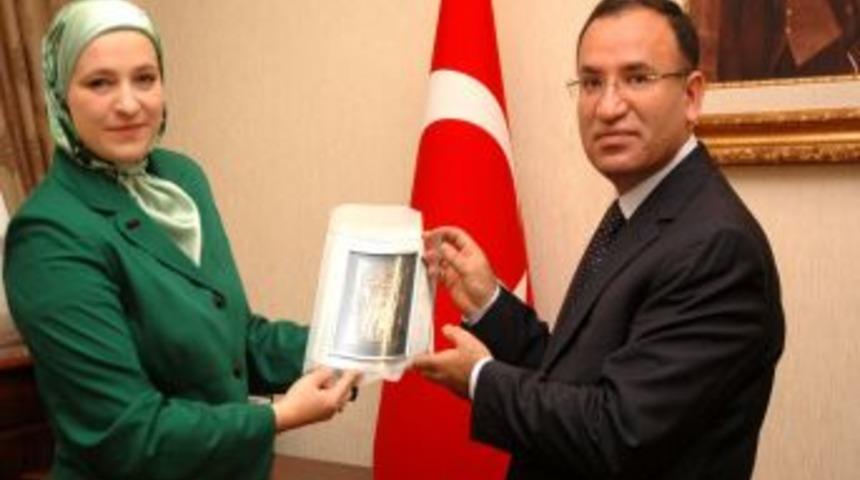 Bozdağ, Avrupa&rsquo;nın Baş&ouml;rt&uuml;l&uuml; Ilk Kadın Belediye Başkanı Babi&ccedil;&rsquo;i Kabul Etti