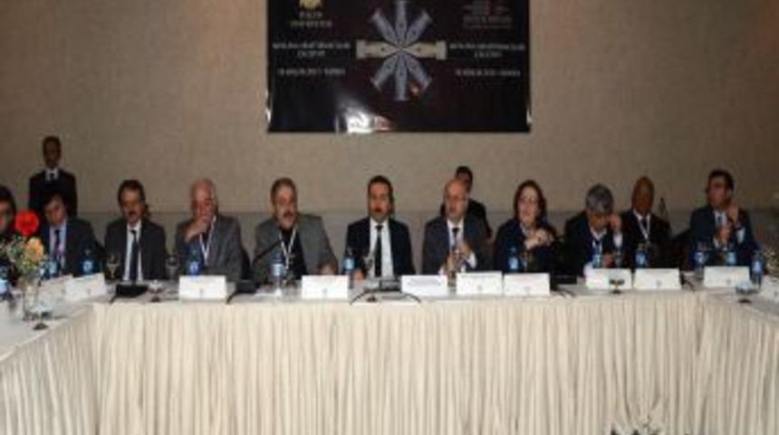 "Mevlana&rsquo;nın Irfani Değerleri, Sek&uuml;ler Markası Kadar Kıymet G&ouml;rm&uuml;yor"