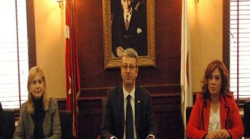 Avukatlar İnsan Haklarının Tam Uygulanmasını İstedi