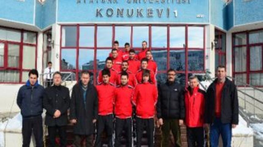 Hentbol 1. Ligi&rsquo;nde Başarılı Sonu&ccedil;lara İmza Atan Atat&uuml;rk &Uuml;niversitesi Spor Kul&uuml;b&uuml;&rsquo;n&uuml;n Oyuncularına Konuk Evi&rsquo;nde Moral Kahvaltısı Verildi