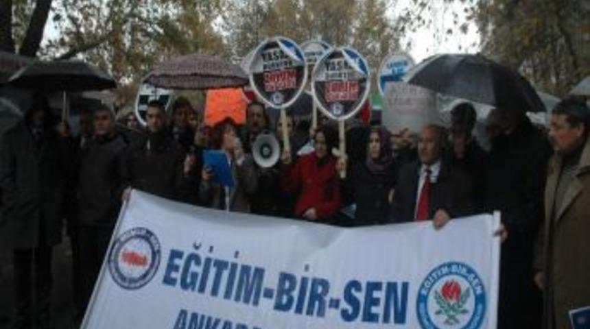 Eğitim-bir Sen'den Baş&ouml;rt&uuml;s&uuml; Eylemi