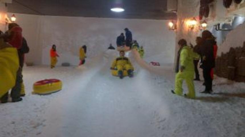 Otizmli &Ccedil;ocuklar Karla Tanıştı