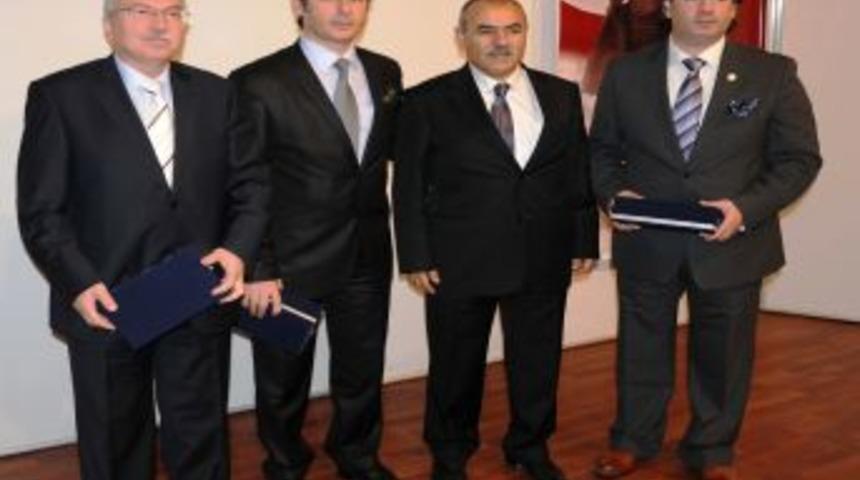 İlkadım Kaymakamlığı Insan Hakları Paneli D&uuml;zenledi