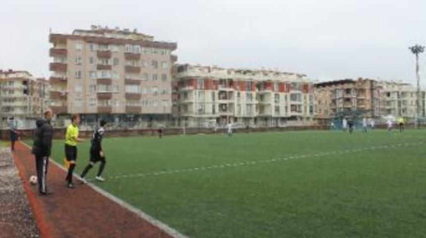 Yalova'da Liseler Arası Futbol Heyecanı Başladı