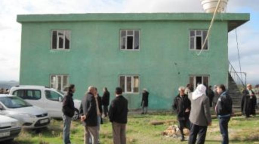 Mercan Ailesinden Pınarcık K&ouml;y&uuml;ne Cami