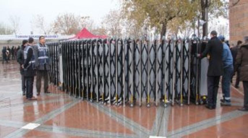 Ke&ccedil;i&ouml;ren Belediye Başkanı Ak&rsquo;ın Acı G&uuml;n&uuml;