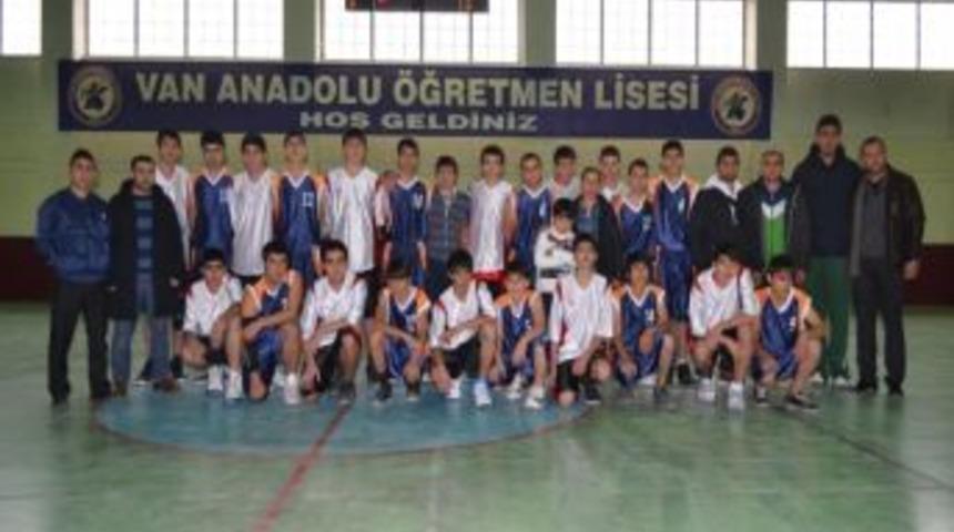 Van&rsquo;da Okullar Arası Basketbol Turnuvası