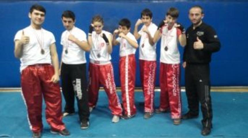 D&uuml;zce Doğan Spor Kul&uuml;b&uuml; Yine Madalyaları Topladı