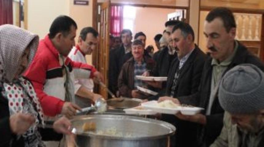 Mudurnulu Hacılardan &lsquo;hacı Aşı&rsquo; İkramı