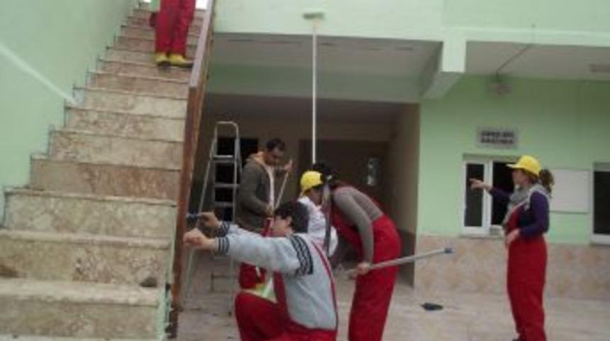 CHP&rsquo;liler Hatay'da Cami Boyadı