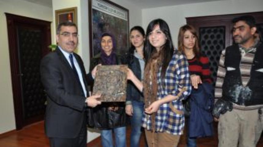 &Ccedil;elikcan'a s&uuml;rpriz doğum g&uuml;n&uuml; kutlaması