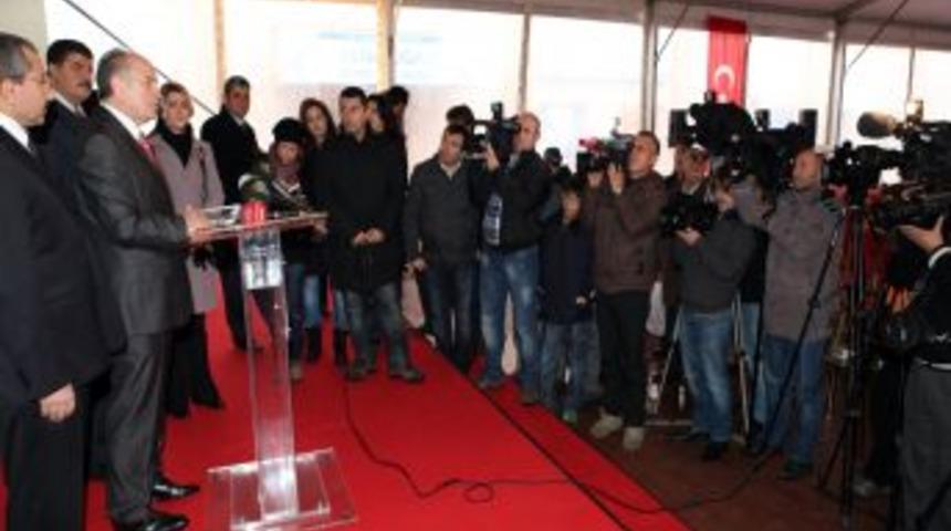 Topbaş&rsquo;dan Kadık&ouml;y Belediye Başkanı &Ouml;zt&uuml;rk'e 'ucuz Siyaset' Eleştirisi