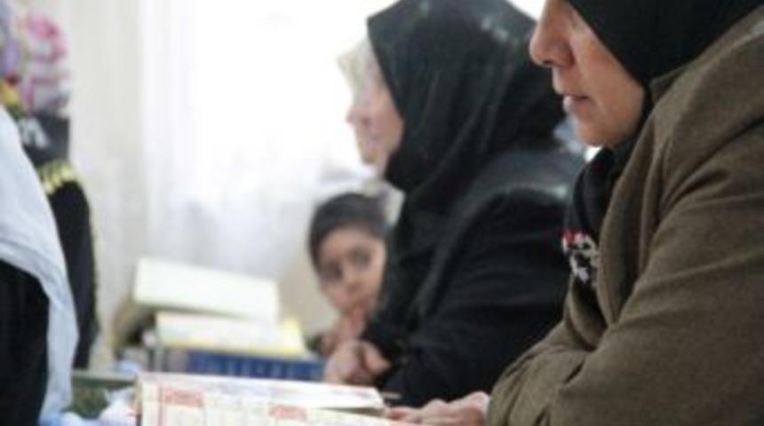 Romanların Kuran-ı Kerim &Ouml;ğrenmesi İ&ccedil;in Evini Verdi