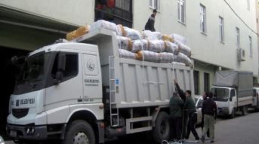 Hayat Ağacı Derneği&rsquo;ne Bir Kamyon Yardım