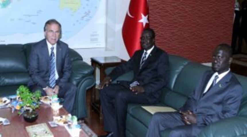 Sudan’ın Yeni Büyükelçisi Yoh, M. Ali Şahin’i Ziyaret Etti