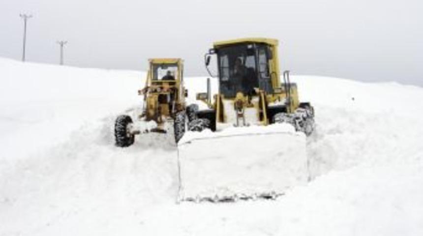 Malatya&rsquo;nın Karla M&uuml;cadele Ekipleri Hazır
