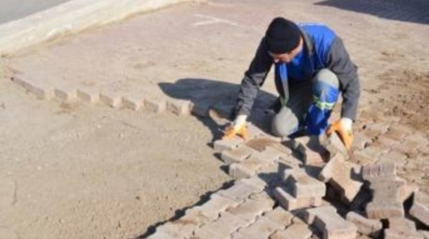 Kaldırım &Ccedil;alışmalarını Tamamladı