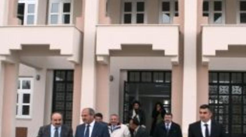 M&uuml;d&uuml;r Sayılır, Tamamlanan Okulları İnceledi