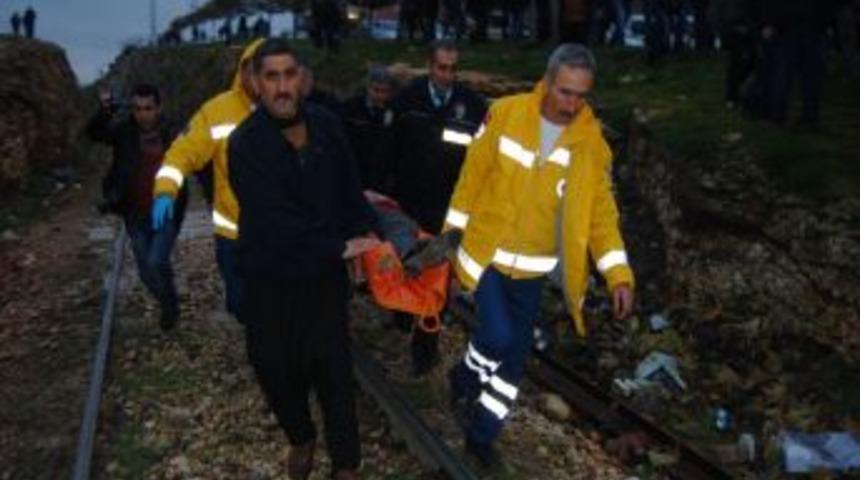 Uyuşturucu Bağımlısı Gence Yük Treni Çarptı