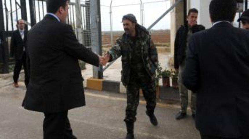 Savaştan Ka&ccedil;an &Ccedil;ocukları Sevindiren Yardım