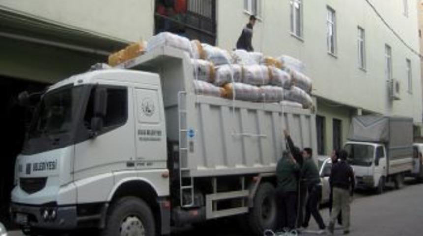 Hayırseverden Hayat Ağacı'na Bir Kamyon Dolusu Yardım