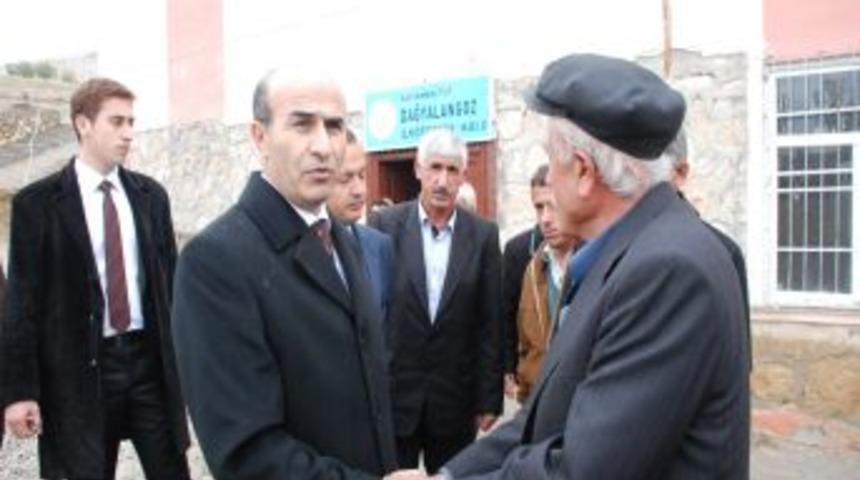 Vali Demirtaş Köylerde Incelemelerde Bulundu