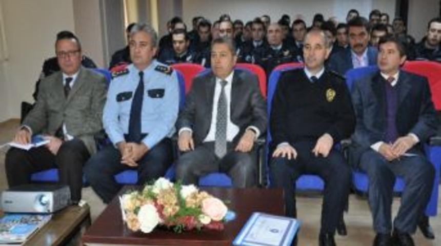 Trafik Kural İhlali Tespit Tutanağı Eğitimlerinde Başarılı Olanlara Sertifikaları Verildi