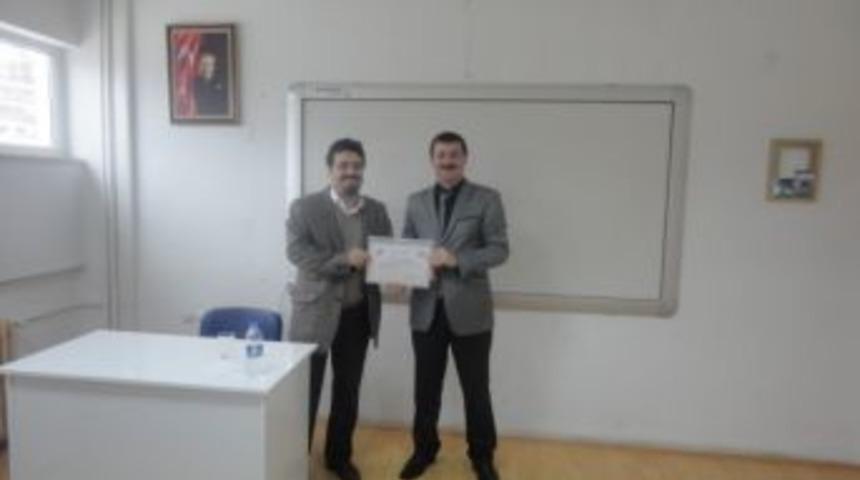 İskilip MYO'da &ldquo;İnsan Hakları İhlalleri&rdquo; Konulu Konferans Verildi