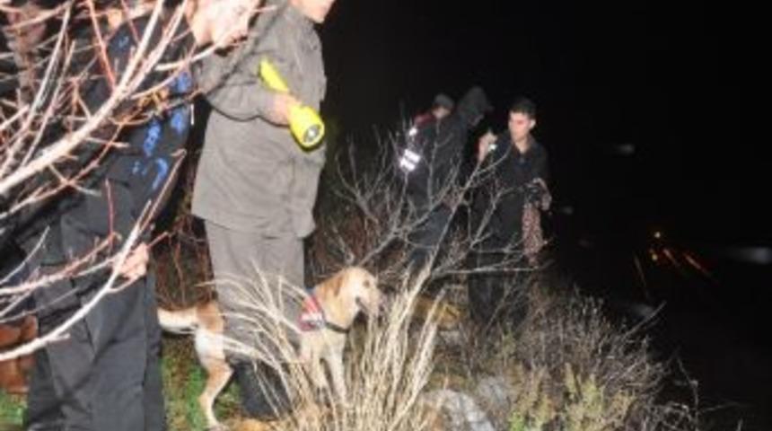 Kayıp Yaşlı Kadını Arama &Ccedil;alışmaları Devam Ediyor