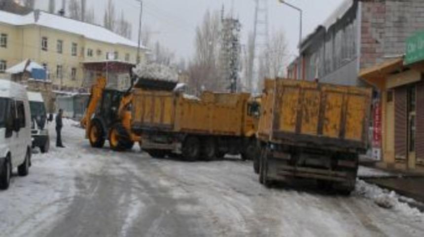 Başkale&rsquo;de Karla M&uuml;cadele &Ccedil;alışması