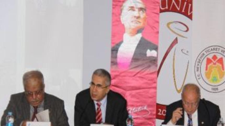 Ne&uuml;&rsquo;de İnsan Hakları Paneli