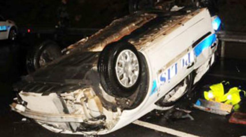 Polis aracını bi&ccedil;ti: 1 &ouml;l&uuml; 7 yaralı