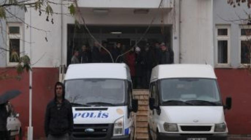 Tunceli'de Ter&ouml;r &Ouml;rg&uuml;t&uuml; KCK Operasyonu: 15 G&ouml;zaltı