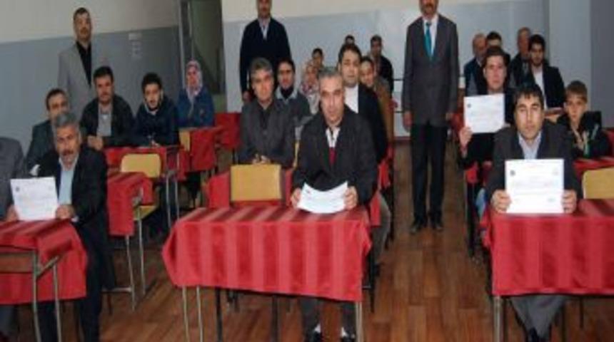 Kozan&rsquo;da Osmanlıca &Ouml;ğrenen 44 Kişiye Sertifikaları Verildi