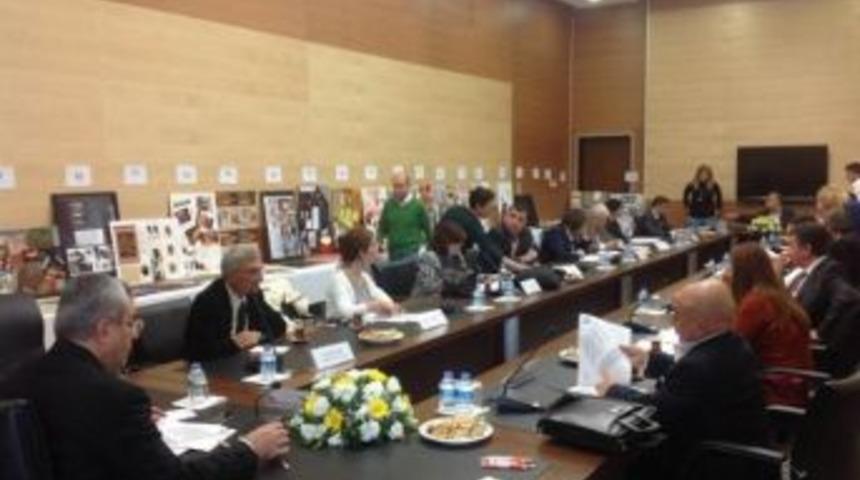 ‘dokuma Kumaş Tasarım Yarışması’