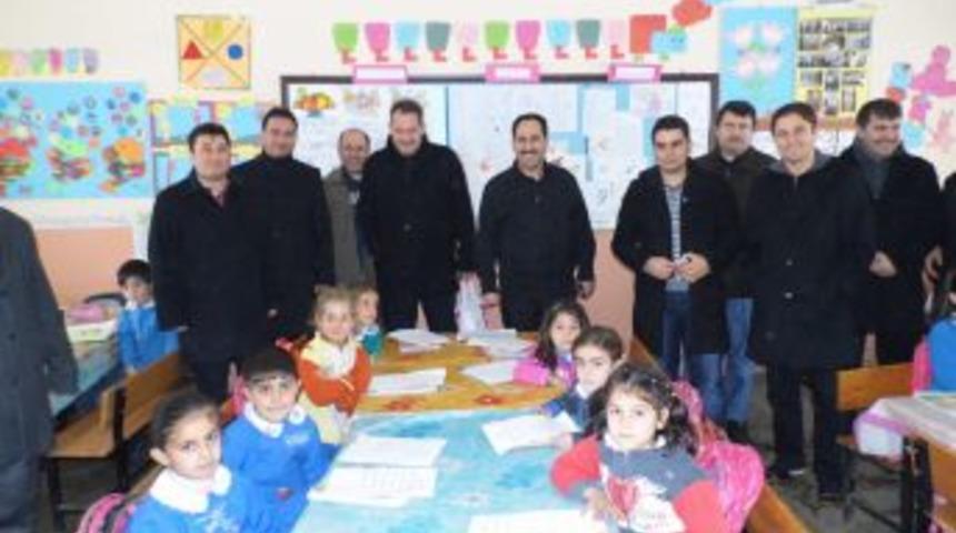 Mehmet D&ouml;ğme Koleji'nden Kardeş Okullara Yardım Ziyareti