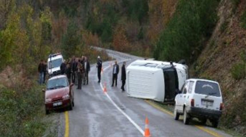 &Ouml;ğrenci Servisi Kaza Yaptı