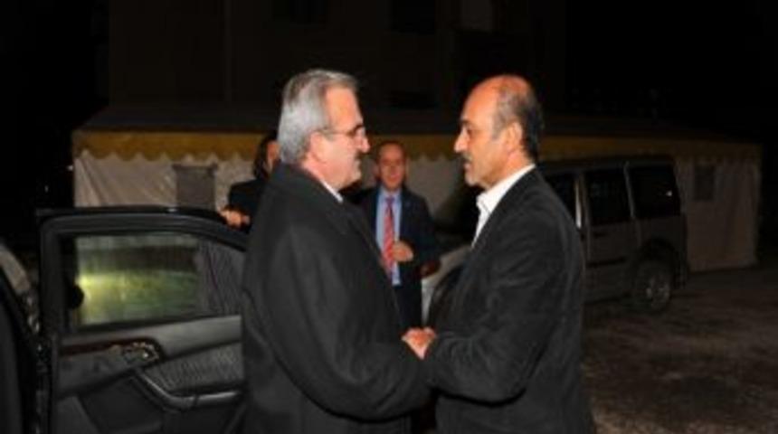 Vali Karaloğlu&rsquo;ndan &lsquo;direk&rsquo; Ailesine Taziye Ziyareti