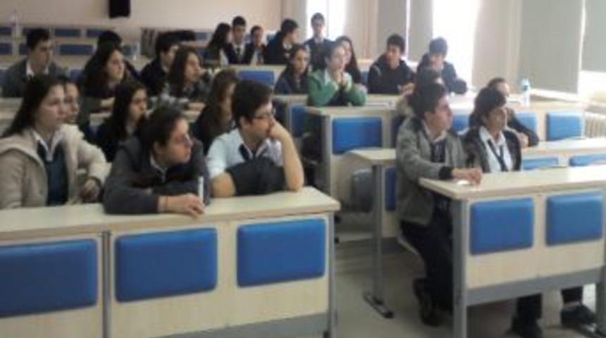 Liselilerden &Ccedil;om&uuml; Tıp Fak&uuml;ltesi'ne Ziyaret