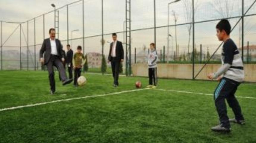 Başkan Ayaz Parkları İnceledi