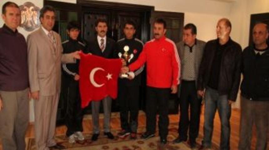 Belediye Spor Madalyaya Doymuyor