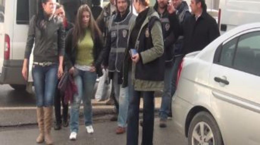 Arabayla &Ccedil;ay Servisi Polise Takıldı