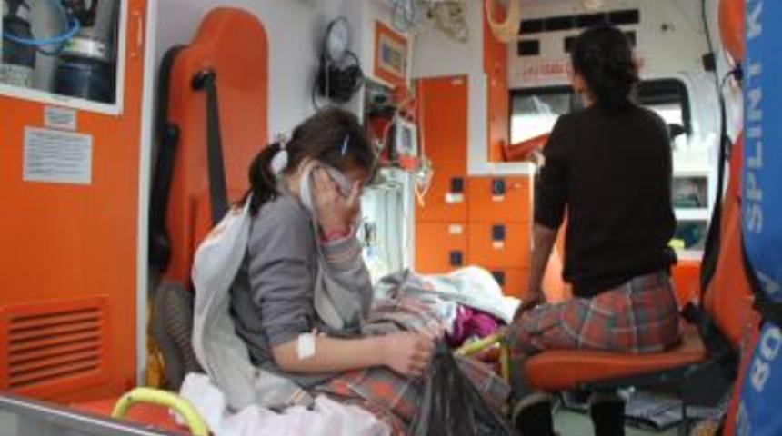 Okulda Kuruyemiş Yiyen 4 &Ccedil;ocuk Zehirlenerek Hastanelik Oldu