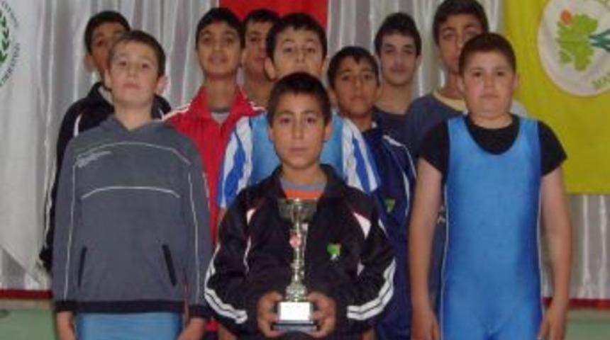 Mamak Belediyesi Halter Takımı Madalyaları Topladı