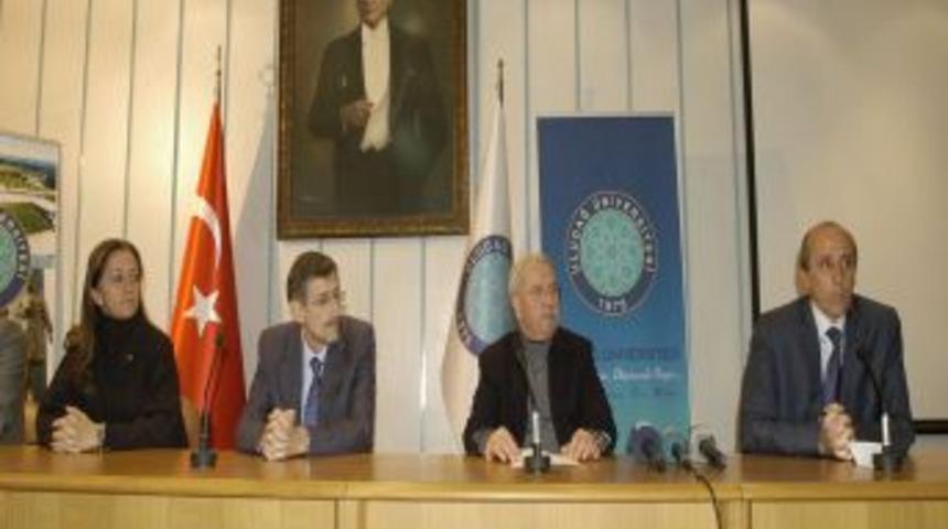 Rekt&ouml;rden &Ouml;z&uuml;r Dileyen Iş&ccedil;iler Yeniden Işbaşı Yaptı