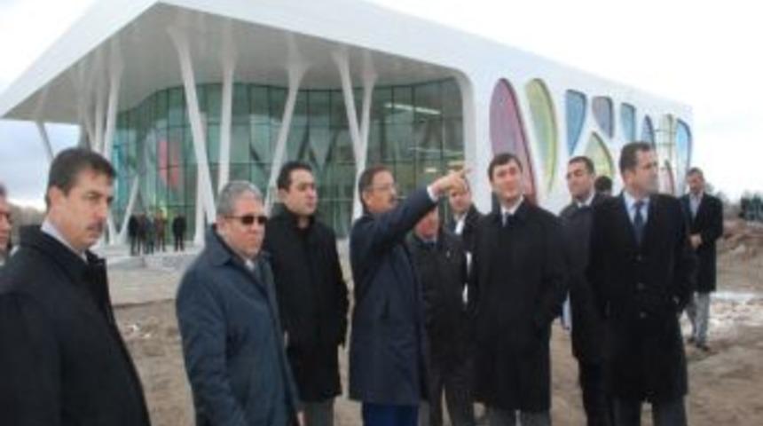 Harikalar Diyarı'nda Durmak Yok