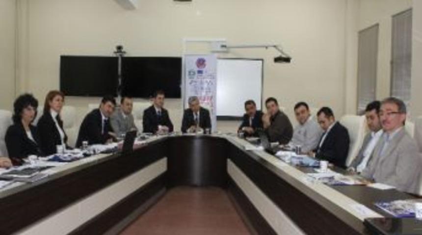 Sa&uuml; Teknoloji Fak&uuml;ltesi &ldquo;toı Ab Yalıtım&rdquo; Proje Toplantısı G&uuml;m&uuml;şhane &Uuml;niversitesi&rsquo;nde Ger&ccedil;ekleşti