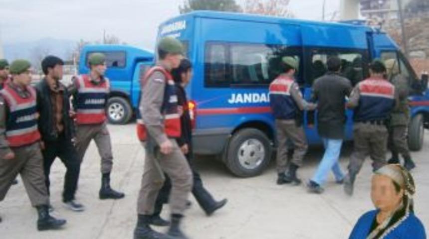 13 Yaşındaki Kızına Zorla Fuhuş Yaptıran Anne G&ouml;zaltına Alındı